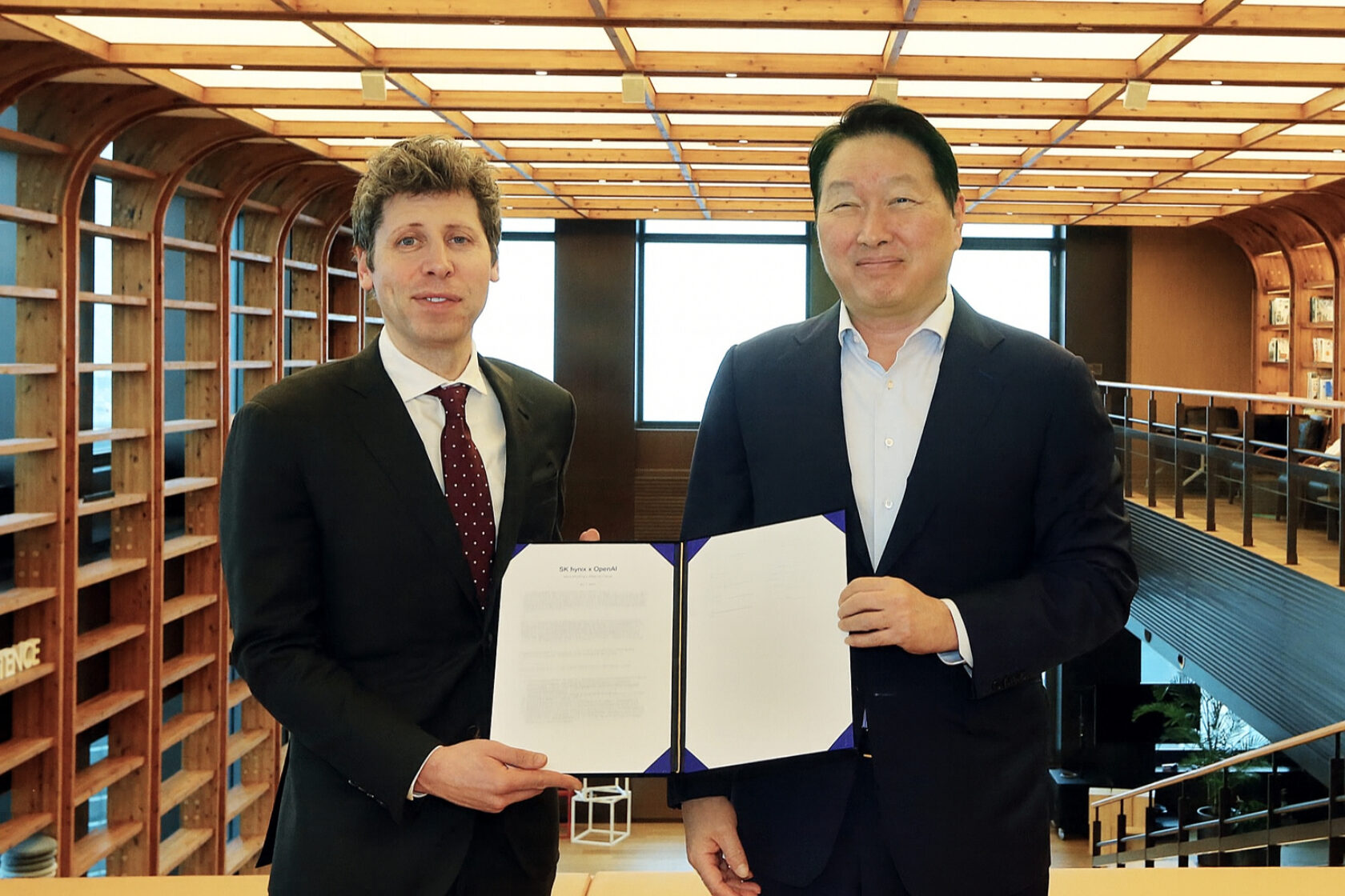 不止于 HBM 内存供应，三星、SK 均与 OpenAI 达成多角度 AI 战略合作伙伴关系