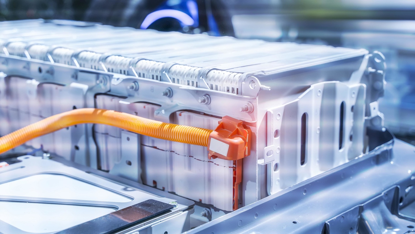 告别又大又重，中国科研团队突破全固态电池实用瓶颈