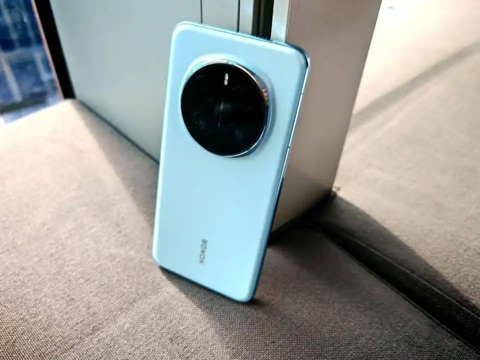 荣耀Magic8购买价格及配置参数