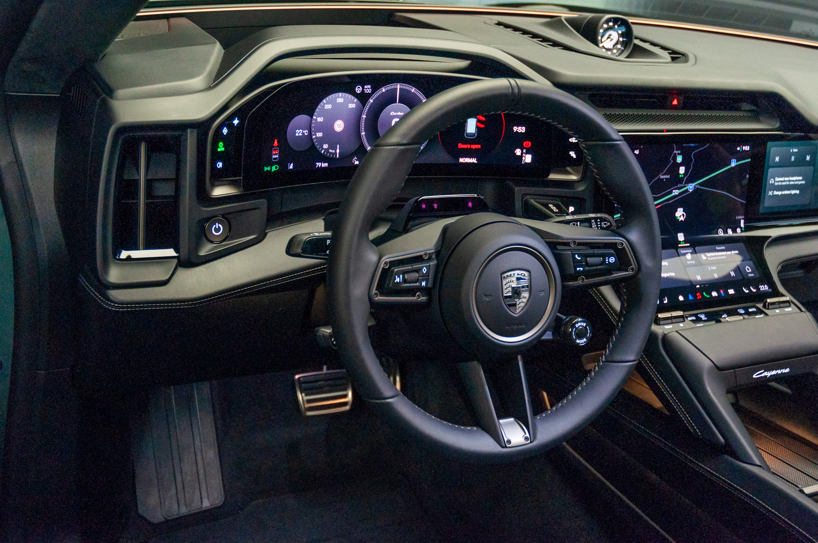 保时捷卡宴电子产品经理 Assfalg：物理按键和旋钮不会从我们的车里消失