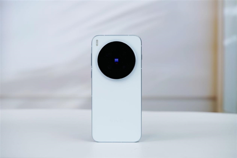 史上最强的影像旗舰！vivo X300 Pro评测：越级挑战的全能神机