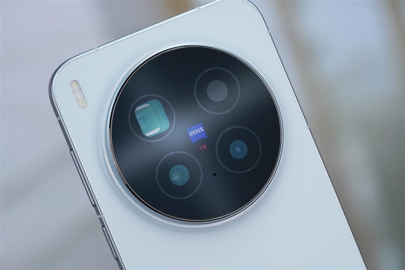 史上最强的影像旗舰！vivo X300 Pro评测：越级挑战的全能神机