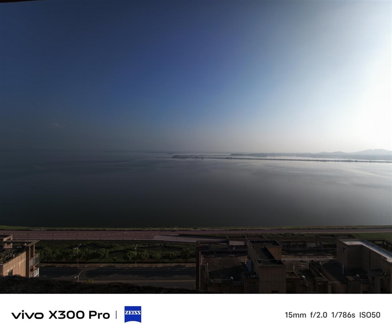 史上最强的影像旗舰！vivo X300 Pro评测：越级挑战的全能神机