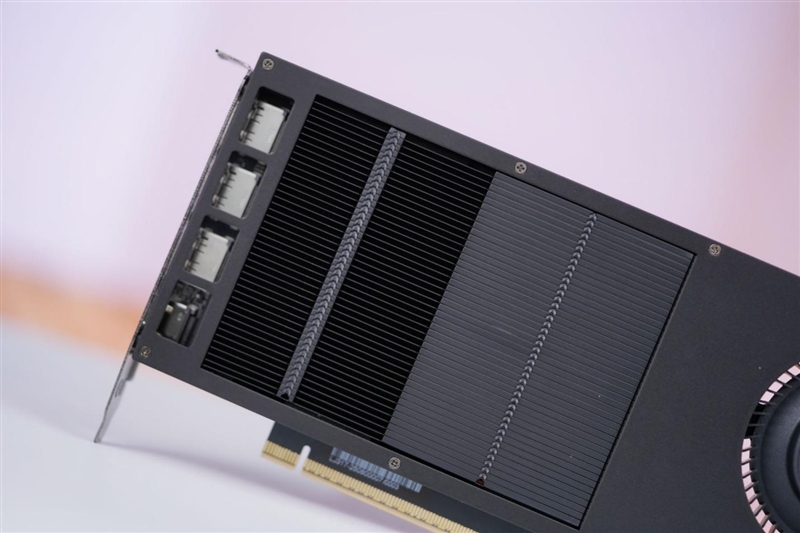 影驰RTX 5060 Ti无双MAX显卡评测：单槽超薄天下无双 给DIY玩家更多可能