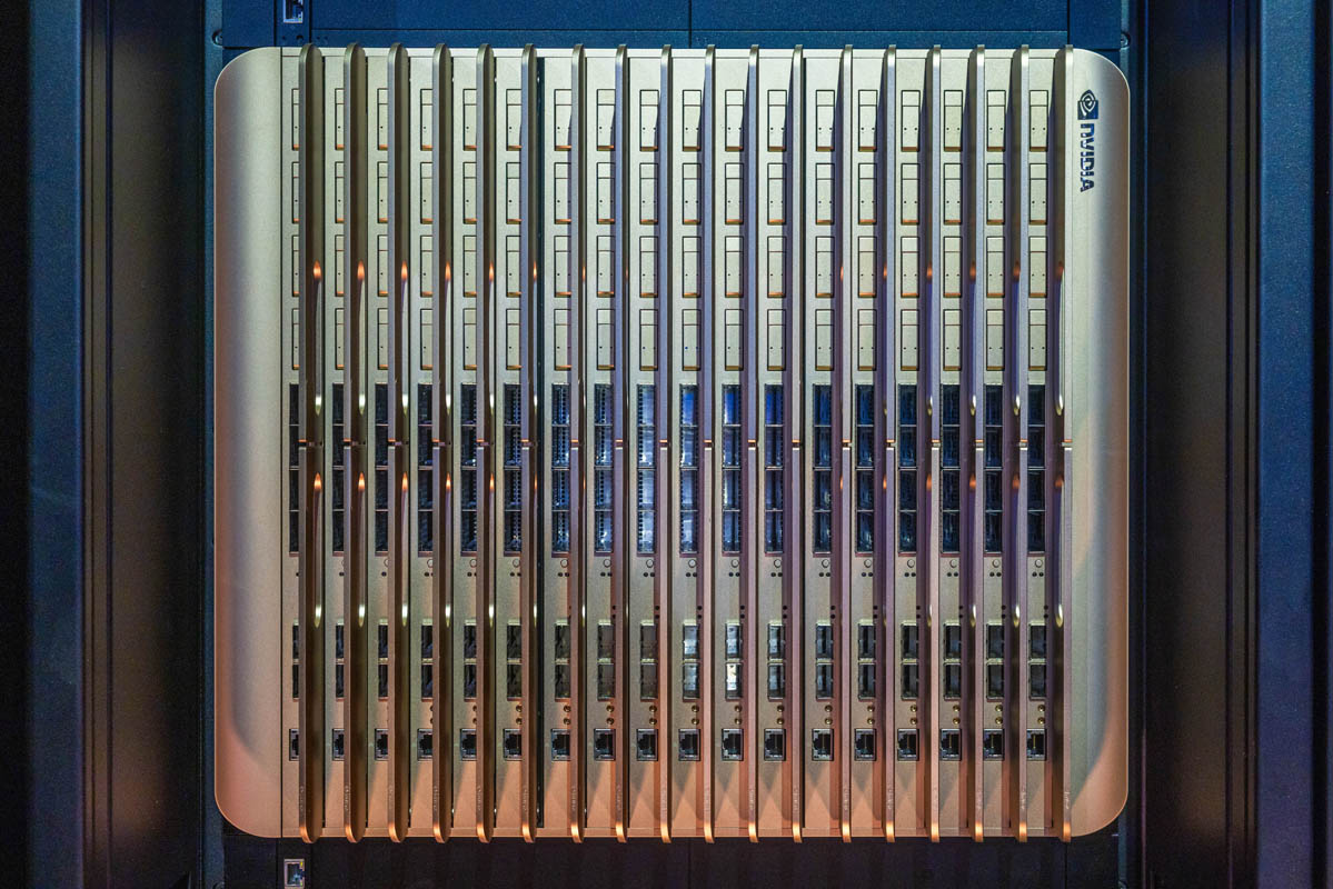英伟达展示 Kyber 机架平台：单机架 576 块 GPU，800V 直流供电