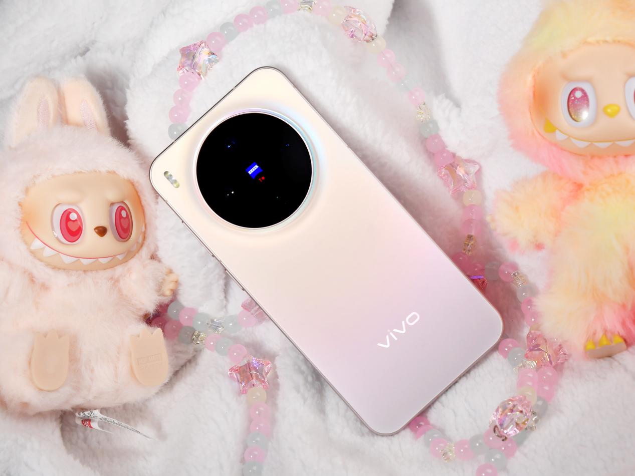 vivo X300全面评测 名字短了，野心大了