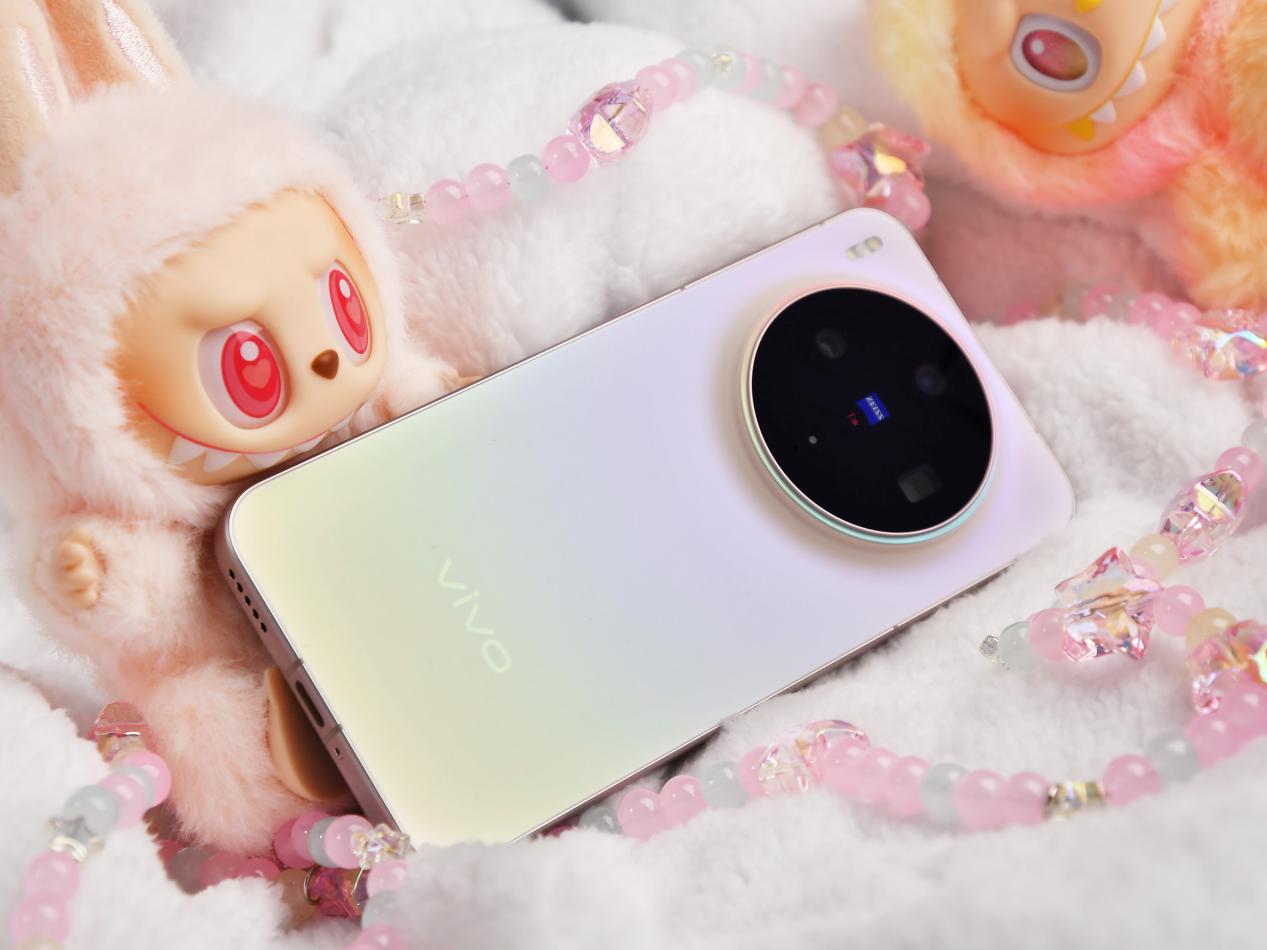 vivo X300全面评测 名字短了，野心大了