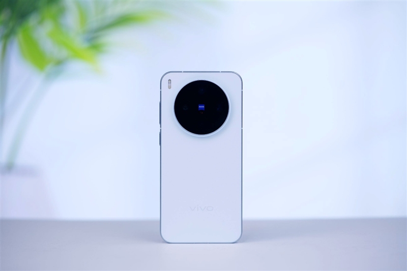 完美小屏影像旗舰！vivo X300手机评测：随手一拍就有德味 高阶技巧信手拈来