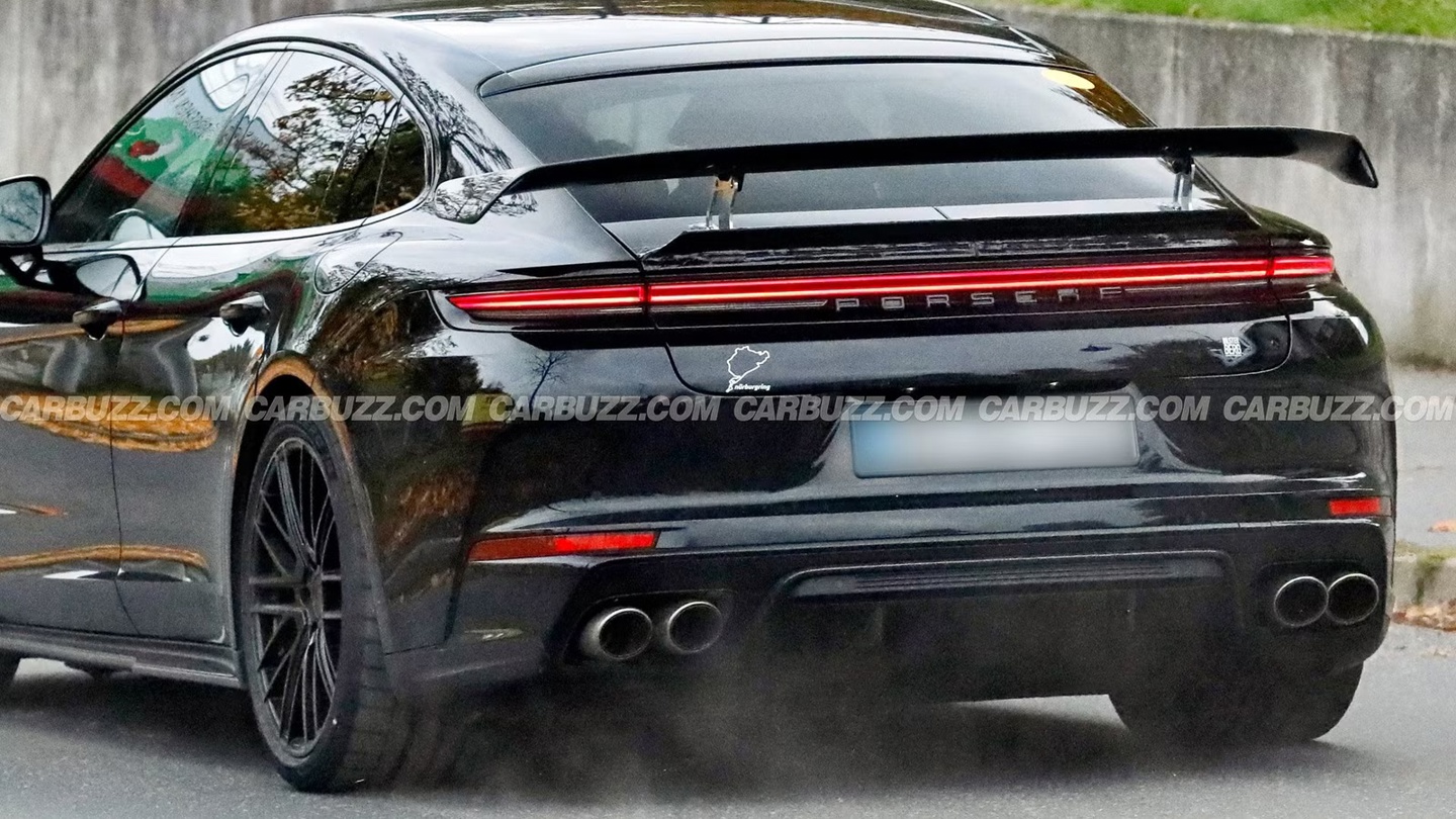 冲击小米 SU7 Ultra 纪录：保时捷最速四门轿车 Panamera Turbo GT 曝光，V8 引擎、预估 800 马力