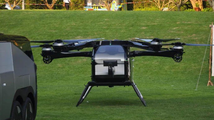 何小鹏站台的飞行汽车缺的不是钱