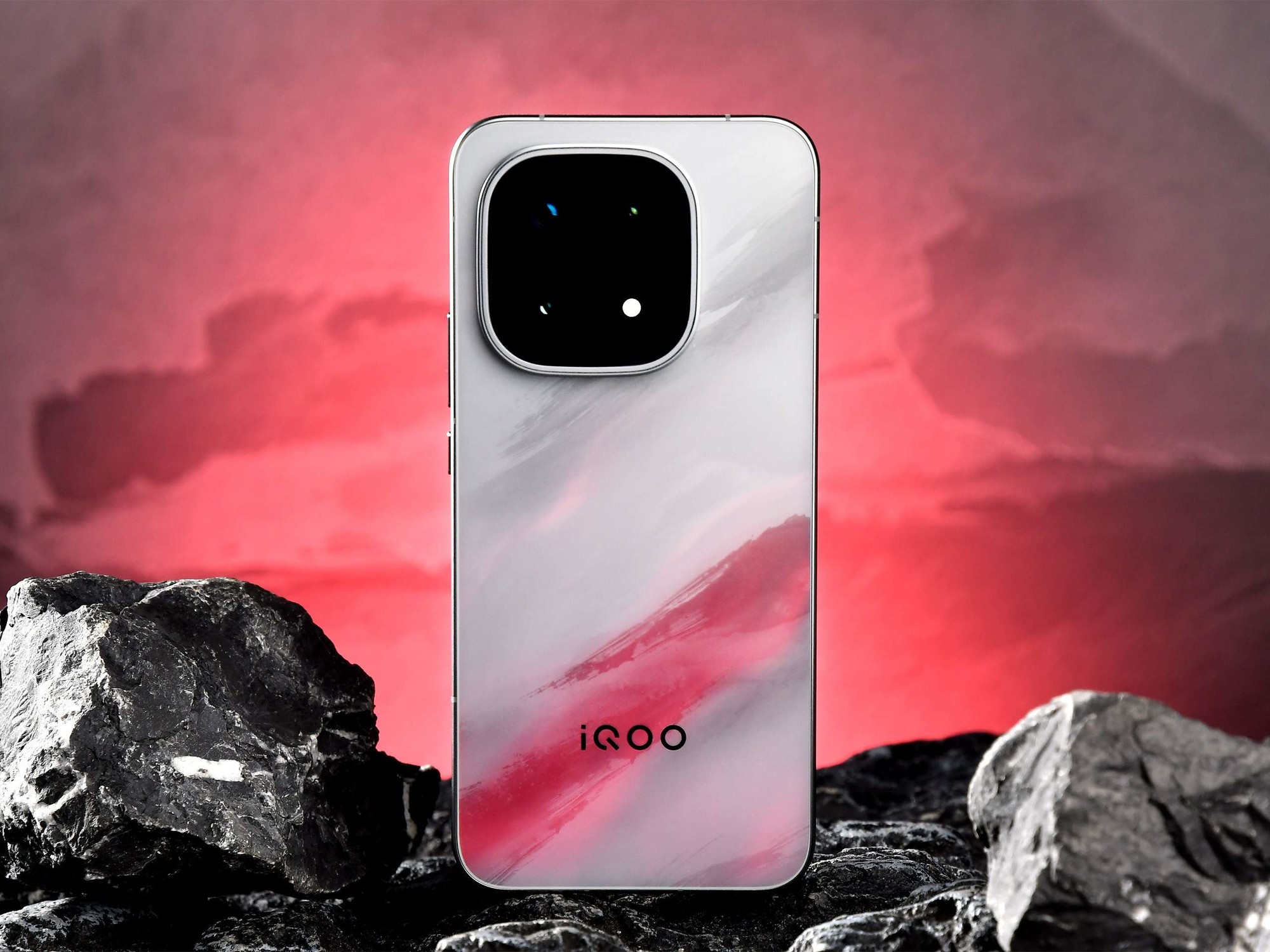 为电竞而生以全能为强 iQOO 15全面评测