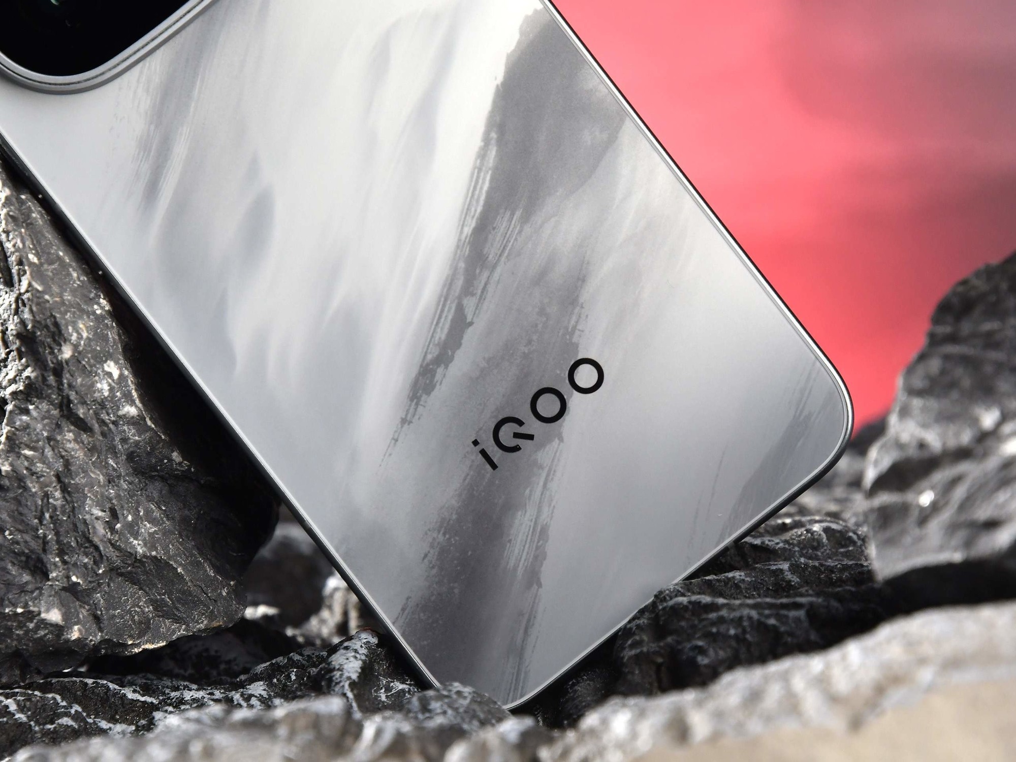 为电竞而生以全能为强 iQOO 15全面评测