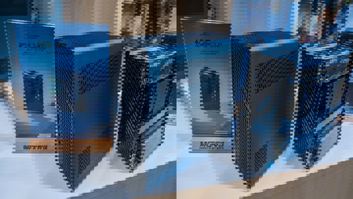 铭凡 AI 迷你工作站 MS-02 Ultra 实物亮相，提供 3 条 PCIe 插槽