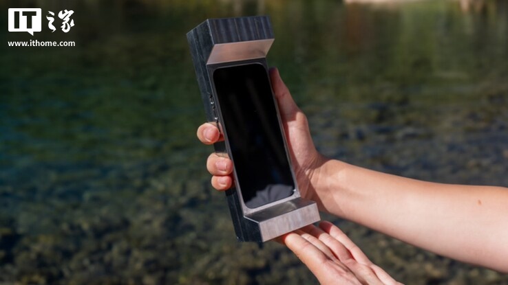 全球最重手机壳众筹：2.7 公斤不锈钢设计，旨在防沉迷