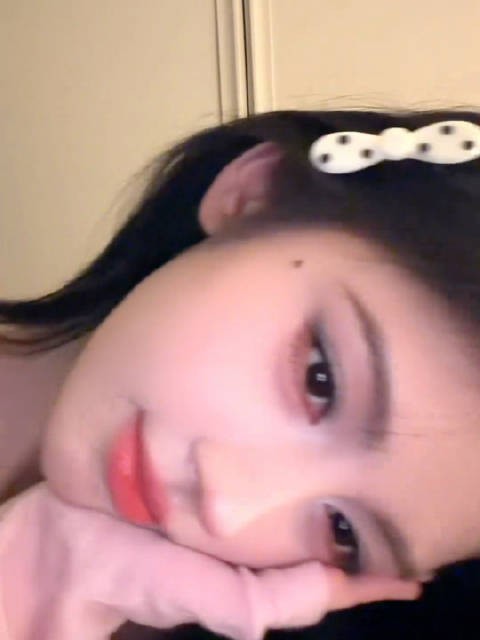 鞠婧祎的“星星摇”给我美到迷糊了：舞台一瞬成爆款，粉丝玩出新梗