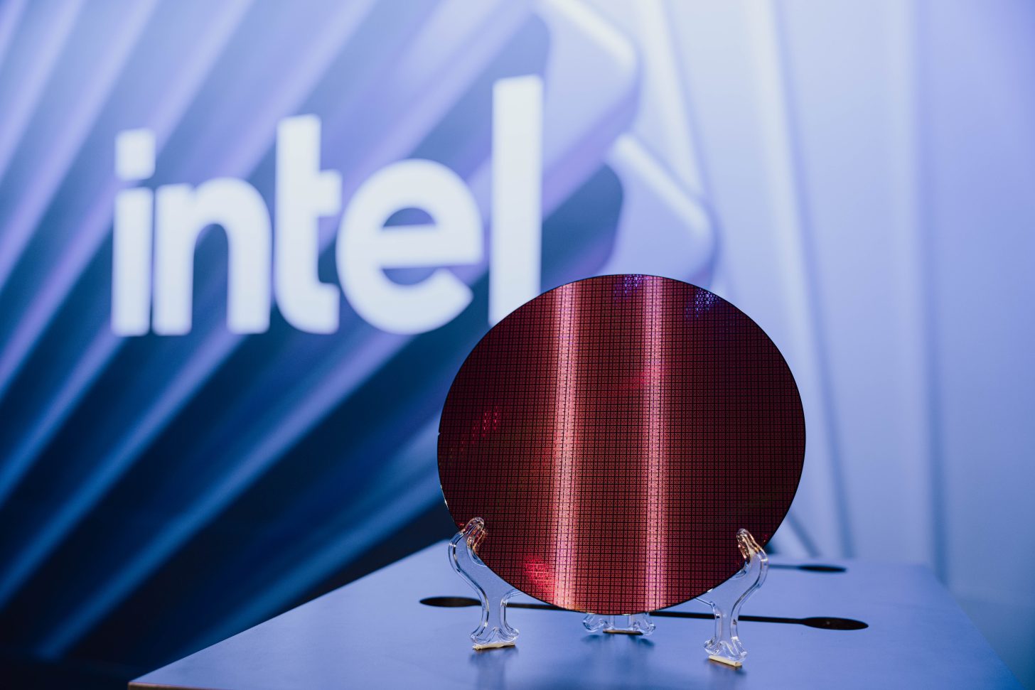 英特尔打响反击战：18A 工艺覆盖未来 3 代 CPU，Nova Lake 最高 52 核、Coral Rapids 回归超线程