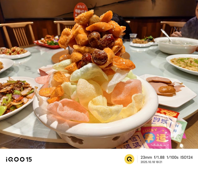 从性能机到水桶旗舰！ iQOO 15评测：双芯算力+全场景优化 不止游戏强机