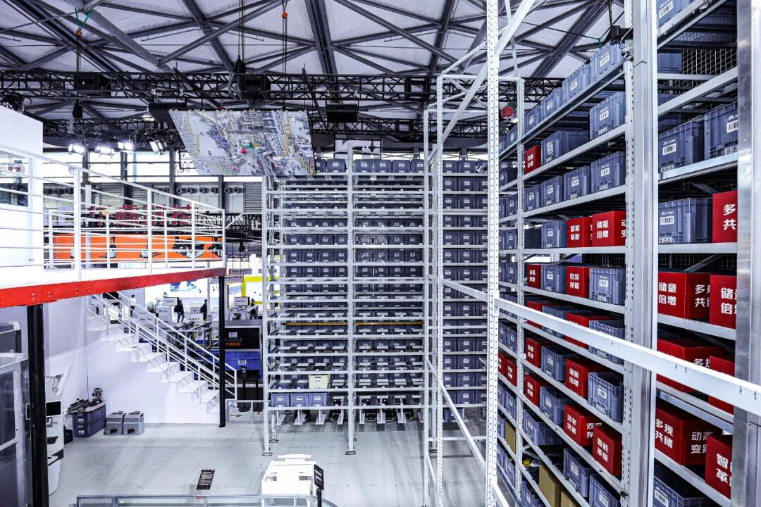 京东物流机器人军团迎 3 位新成员：智狼扩展版、天狼四向车、自动分播墙（端到端版）