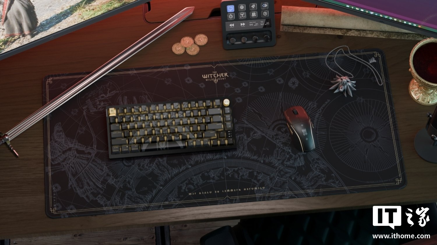 海盗船联合 CDPR 推出《巫师 3：狂猎》十周年纪念桌搭，涵盖键盘、鼠标等