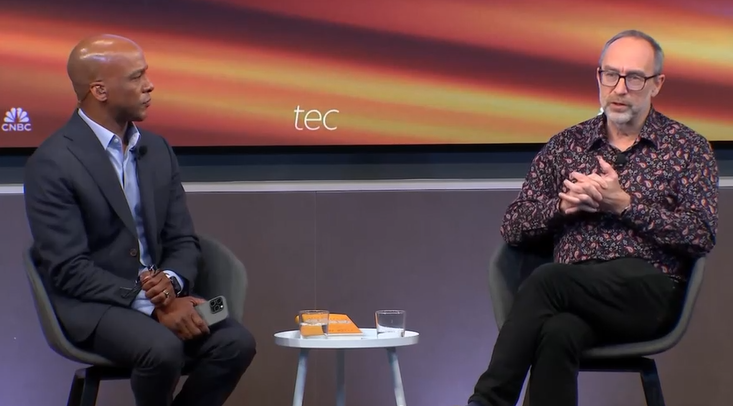 维基百科创始人谈 Grokipedia:那么多夸马斯克的内容,能中立才怪