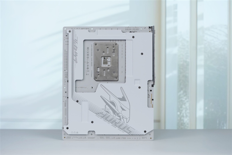 真男人的梦中情板！技嘉X870E AUROS MASTER X3D ICE评测：X3D再打一管鸡血