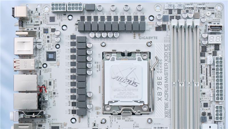 真男人的梦中情板！技嘉X870E AUROS MASTER X3D ICE评测：X3D再打一管鸡血