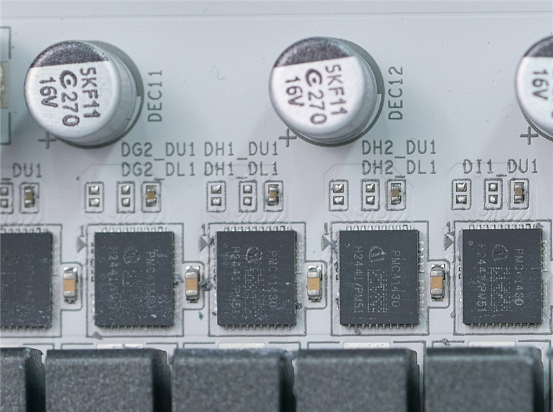 真男人的梦中情板！技嘉X870E AUROS MASTER X3D ICE评测：X3D再打一管鸡血