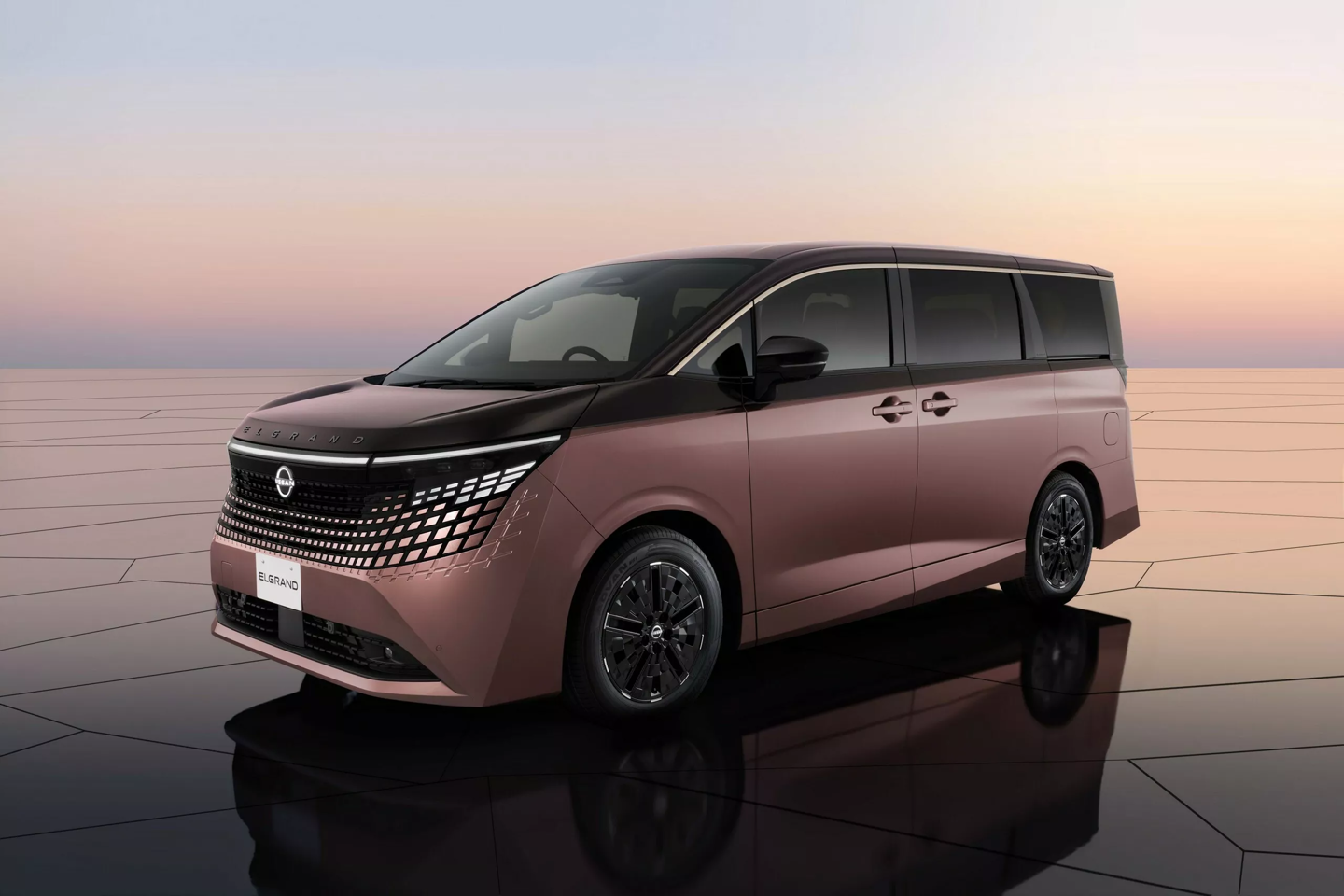 日产发布第 4 代君爵 Elgrand MPV，首搭 e-4ORCE 四驱、第三代 e-POWER 混动