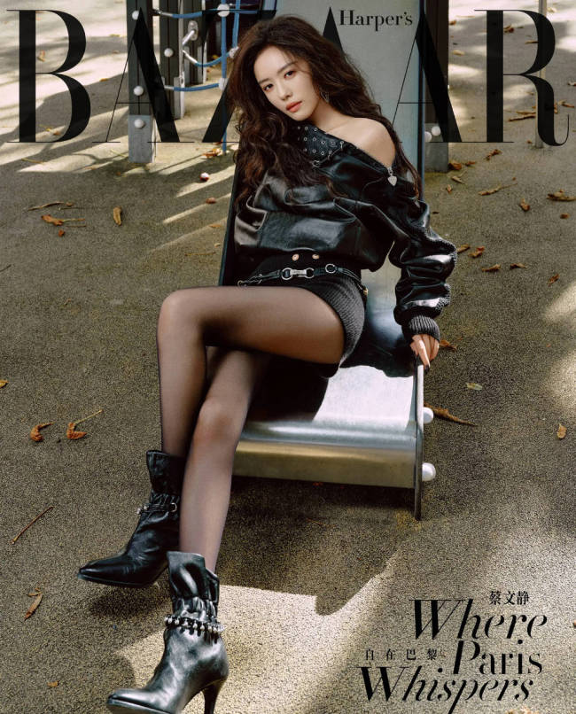 蔡文静晒杂志大片性感吸睛！漫步巴黎街头风情万种
