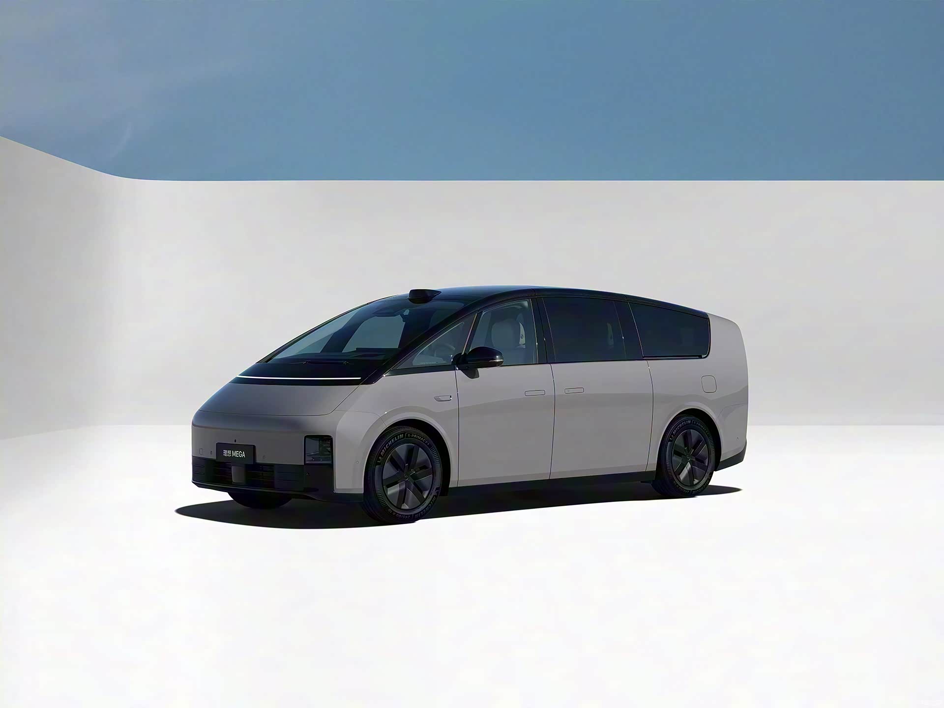 理想召回 11411 辆 2024 款 MEGA 汽车，极端情况下存在动力电池热失控风险