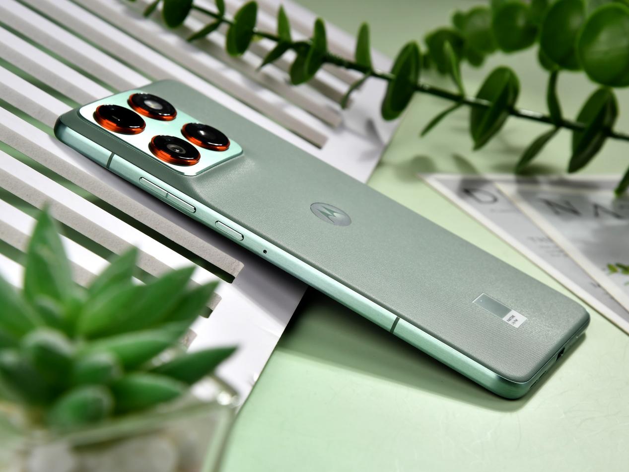 联想moto X70 Air全面评测 轻薄有AI更好用