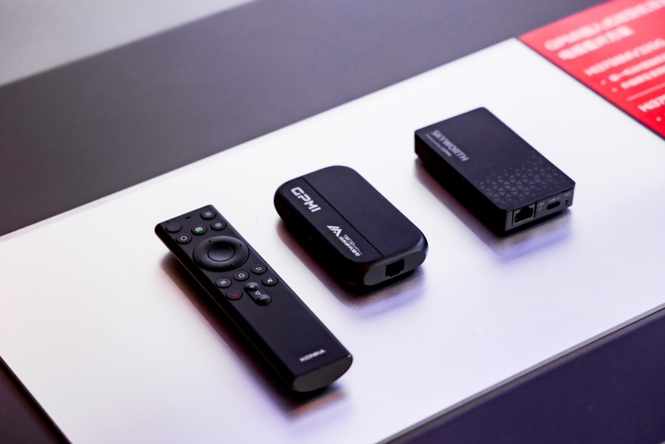 创维数字、上海海思合作发布 GPMI 微型插入式机顶盒，年内试点应用