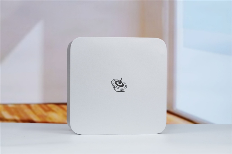 生产力性能远超i9-14900HX！零刻GTR9 Pro迷你AI工作站评测：235B超大模型也能运行