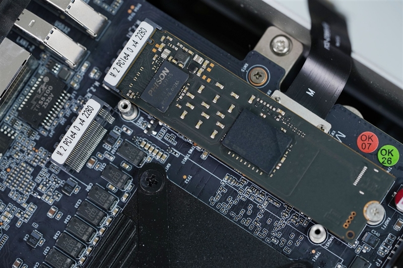 生产力性能远超i9-14900HX！零刻GTR9 Pro迷你AI工作站评测：235B超大模型也能运行