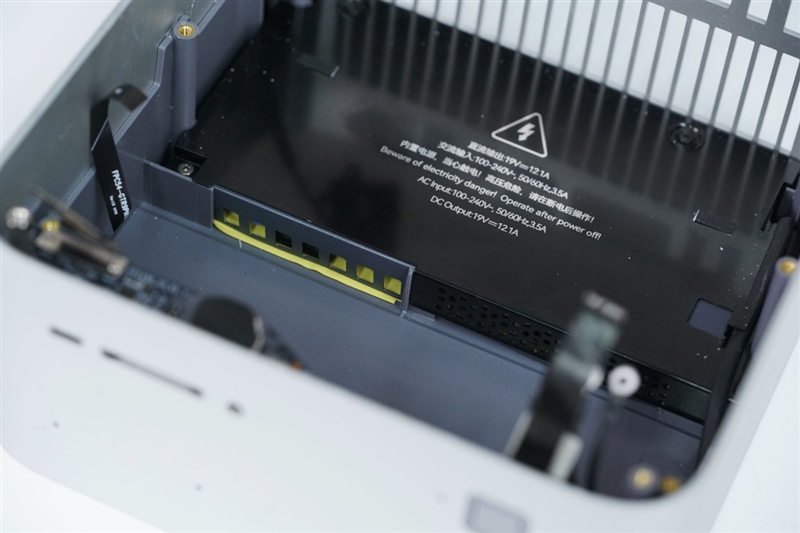 生产力性能远超i9-14900HX！零刻GTR9 Pro迷你AI工作站评测：235B超大模型也能运行