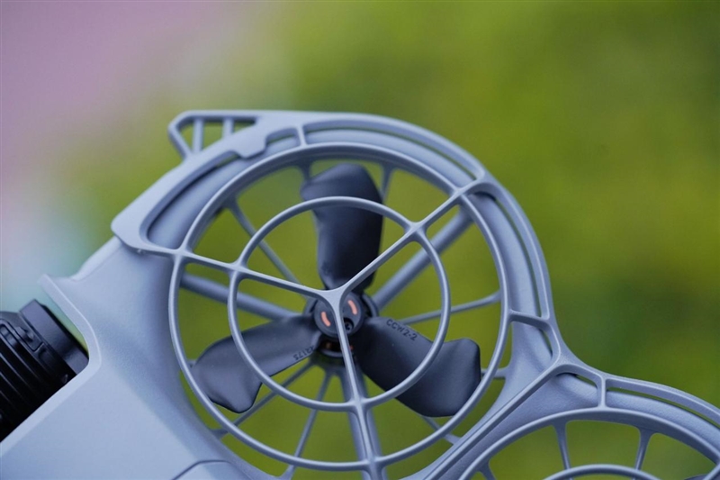 最适合入门的无人机!大疆Neo 2评测:4K60帧影像 全向避障随便飞!