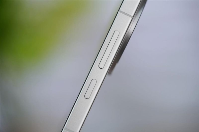 2K档最强性能!真我GT8评测:越级挑战的骁龙8至尊版