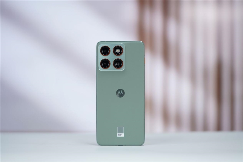 安卓Air首秀！ 联想moto X70 Air 评测：159g的极致轻薄