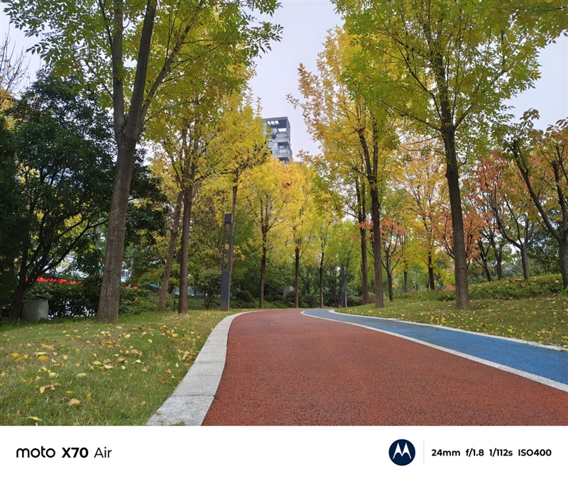 安卓Air首秀！ 联想moto X70 Air 评测：159g的极致轻薄