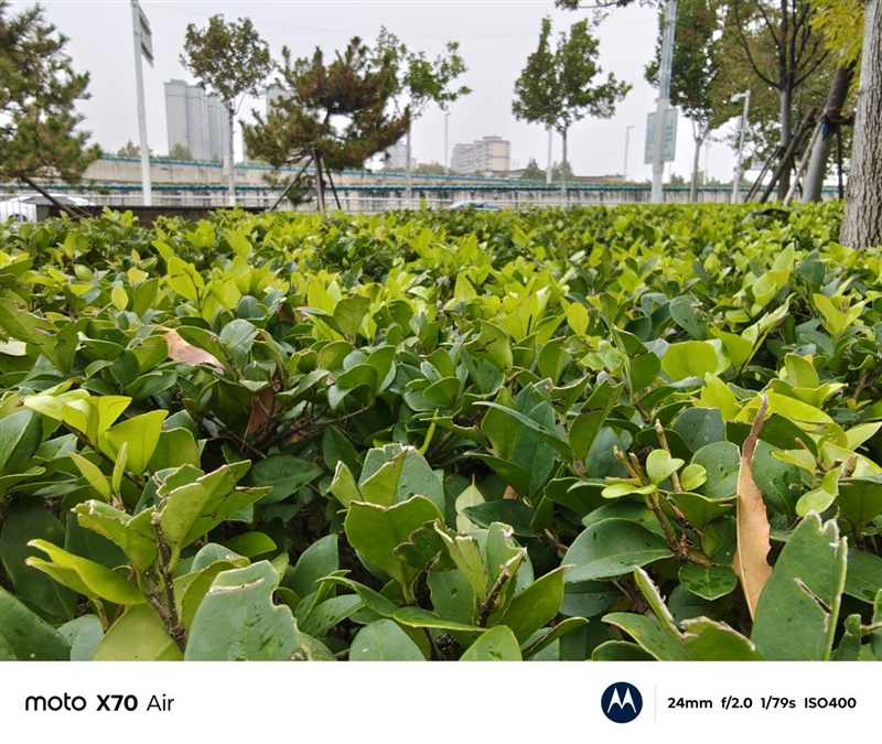 安卓Air首秀！ 联想moto X70 Air 评测：159g的极致轻薄