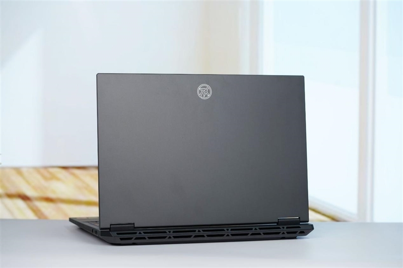 华硕天选6 Pro游戏本续航测试:酷睿i7-14650HX加持 续航堪比轻薄本