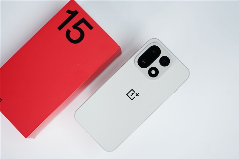 性能至上! 一加 15评测:风驰游戏内核赋能 第五代骁龙8至尊版释放极致战力