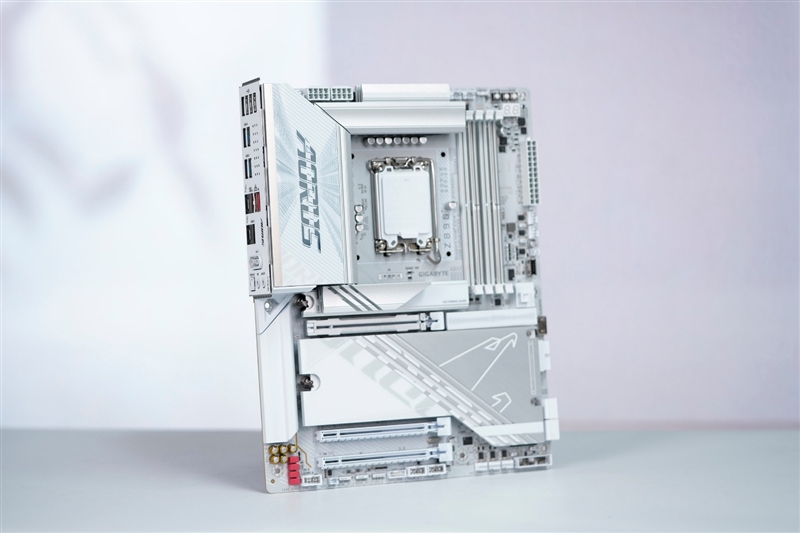 满血40Gbps速率!LaCie Rugged SSD4金刚钻Plus评测:移动数据最佳载体 专业人士的不二选择