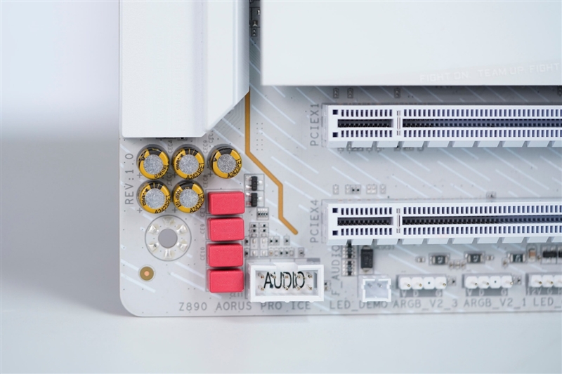 满血40Gbps速率!LaCie Rugged SSD4金刚钻Plus评测:移动数据最佳载体 专业人士的不二选择