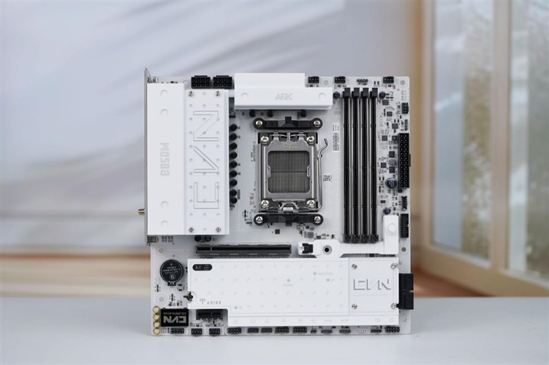 全面赶超一线品牌!七彩虹CVN B850 ARK FROZEN v14方舟主板评测:一键降低12ns延迟