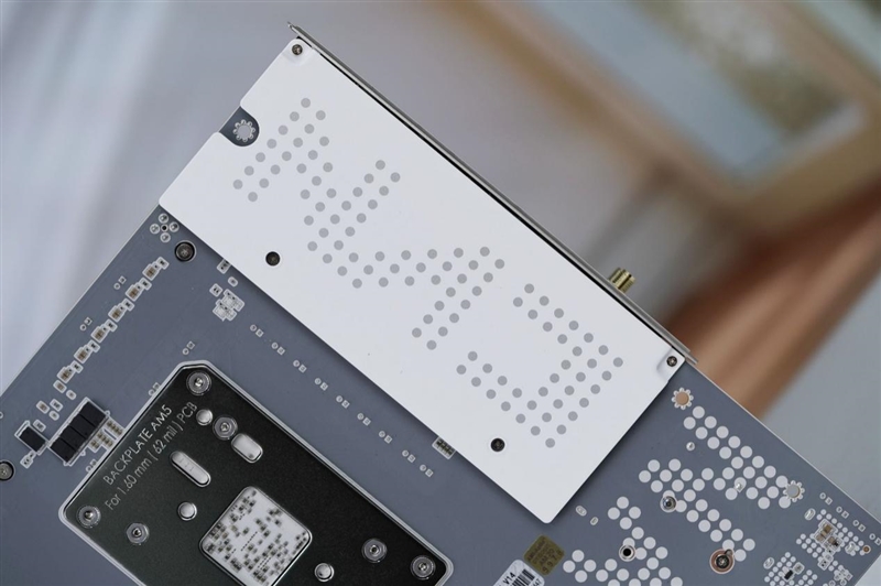 全面赶超一线品牌!七彩虹CVN B850 ARK FROZEN v14方舟主板评测:一键降低12ns延迟