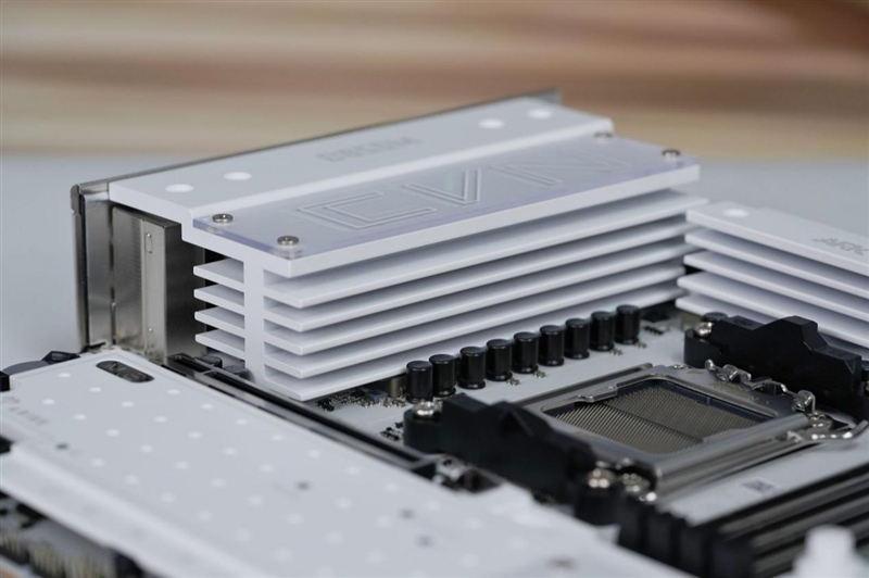 全面赶超一线品牌!七彩虹CVN B850 ARK FROZEN v14方舟主板评测:一键降低12ns延迟