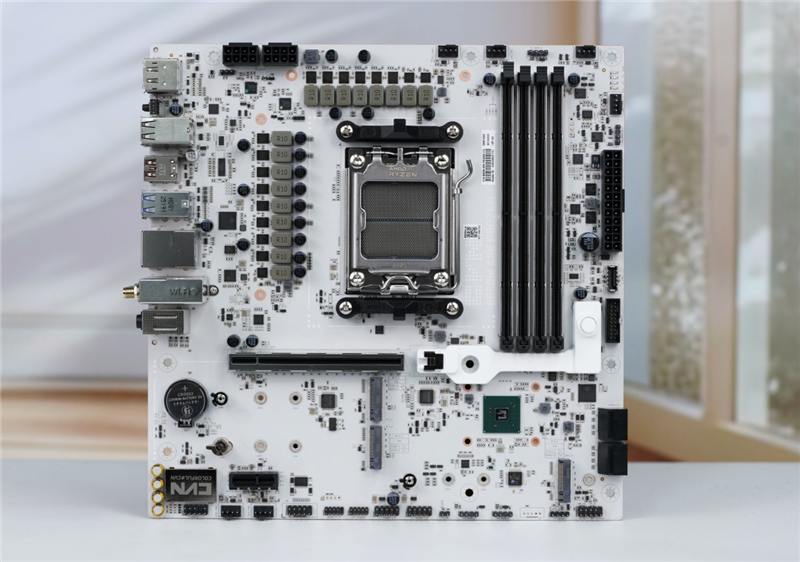 全面赶超一线品牌!七彩虹CVN B850 ARK FROZEN v14方舟主板评测:一键降低12ns延迟