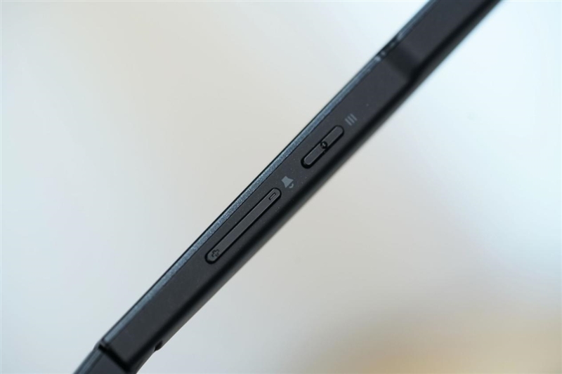 随身携带的135英寸巨幕!雷鸟 Air 4 Pro评测:全球首款HDR智能眼镜