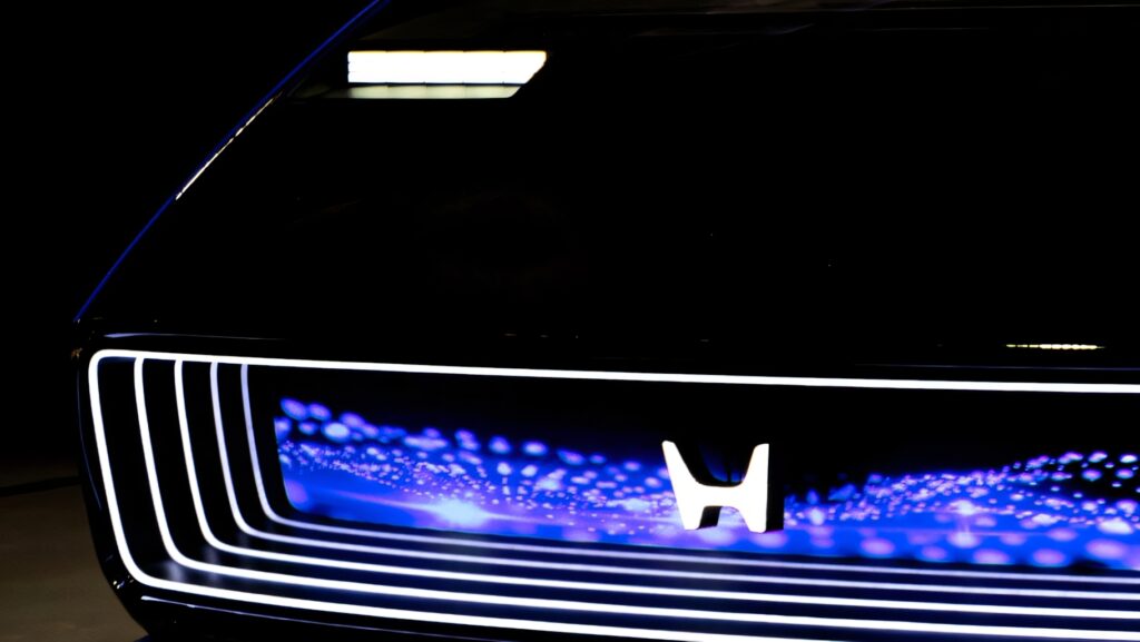 本田 CEO 三部敏宏：多款电动跑车原型车已造好，但暂不发布